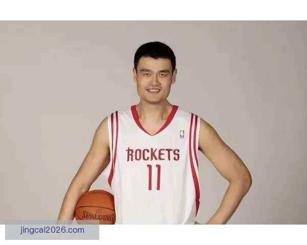 他在NBA的影响力堪比姚明 被誉为中国篮球的名片和全球代言人
